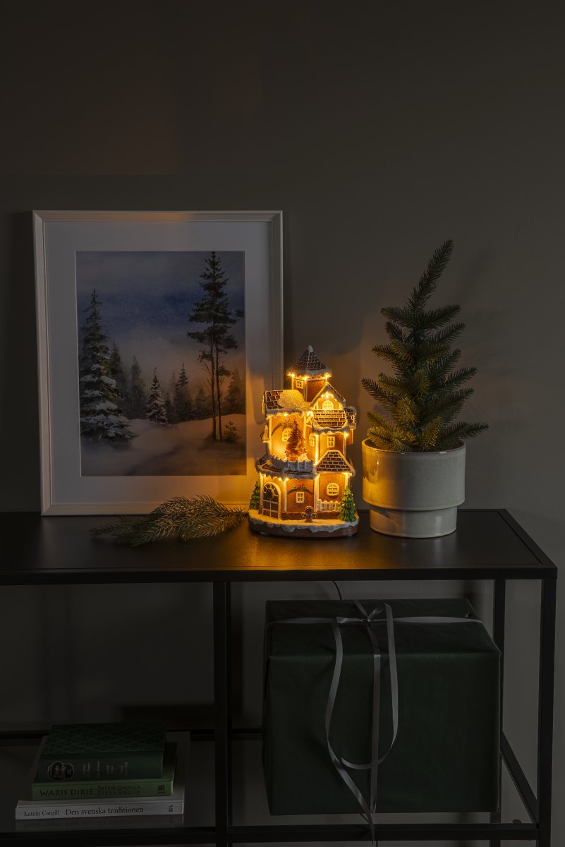 Village en pain d’épices 30cm Brun De Konstsmide - Cr&eacute;ez une ambiance de No&euml;l f&eacute;&eacute;rique avec ce charmant village en pain d'&eacute;pice en polyr&eacute;sine.