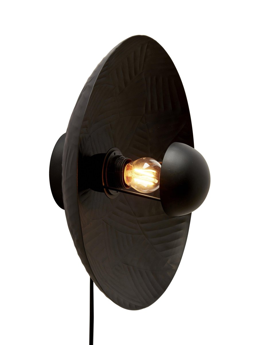 Ribble Ø35 Noir applique murale De PR Home - Une applique murale avec une touche moderne qui s'intègre dans de nombreux environnements.
