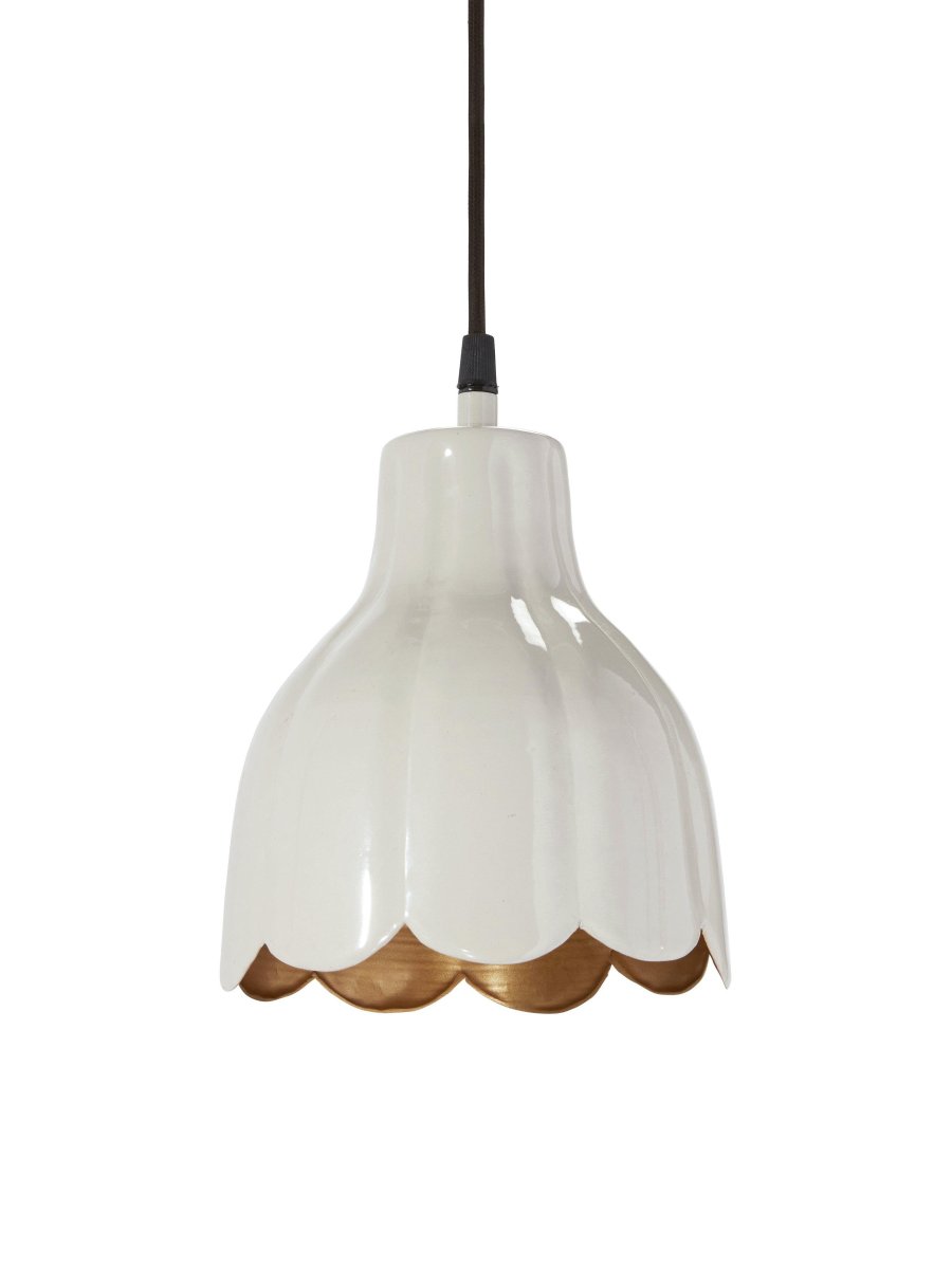 Tulippa Ø17 Beige lampe de fenêtre De PR Home - L'inspiration de la lampe vient d'une tulipe des peintures et des jardins de Carl Larsson.