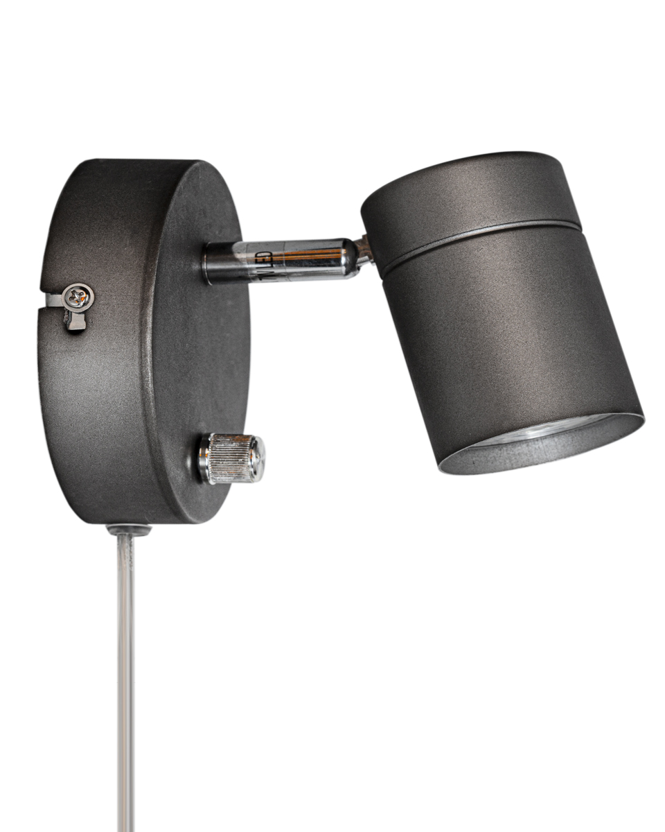 Correct Gris acier lampe de lecture De By Rydéns - Gr&acirc;ce &agrave; son design &eacute;l&eacute;gant, Correct trouve sa place partout o&ugrave; vous avez besoin d'un &eacute;clairage d'appoint&nbsp;: comme lampe de chevet, spot mural dans un coin de votre lit, au-dessus d'un plan de travail de cuisine ou pour mettre en valeur vos &oelig;uvres d'art.