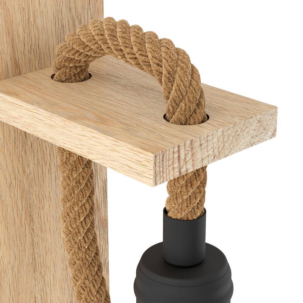 Rampside 30cm Nature applique murale De Eglo - La base en bois robuste et les d&eacute;tails en corde naturelle lui conf&egrave;rent une sensation unique et artisanale, tandis que l'ampoule expos&eacute;e ajoute une touche industrielle.