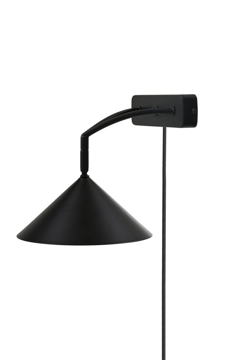 Curve Noir lampe de lecture De Globen Lighting - Elle est fournie avec un c&acirc;ble textile de 2 m et une prise.