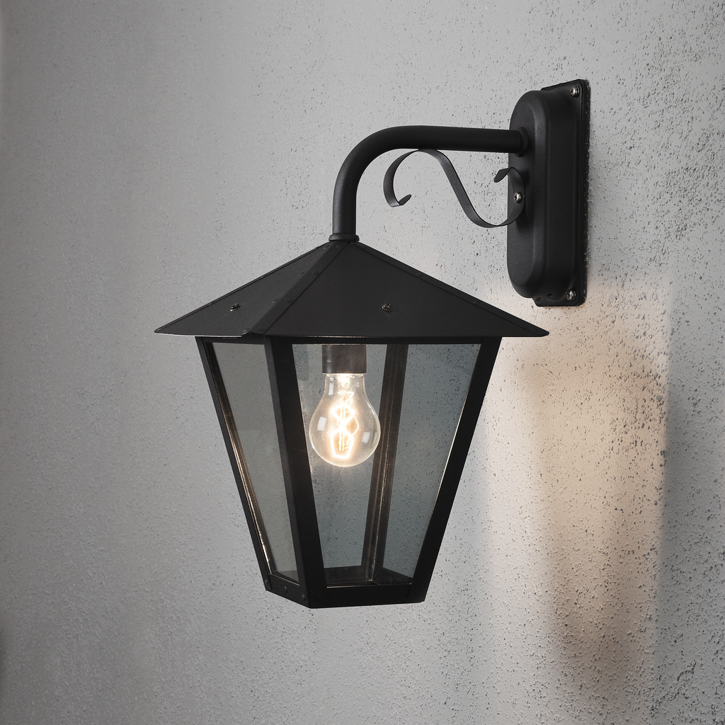 Benu Noir lampe d’extérieur De Konstsmide - Cette lampe convient &agrave; toutes les conditions m&eacute;t&eacute;orologiques et offre une solution d'&eacute;clairage ext&eacute;rieur durable et &eacute;l&eacute;gante.