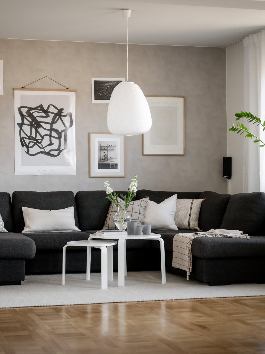 Maki Abat-Jour Ø43 Excl. Suspension Blanc suspension De PR Home - Le maki est en forme d'&oelig;uf, a un diam&egrave;tre de 43 cm et une hauteur de 54 cm.