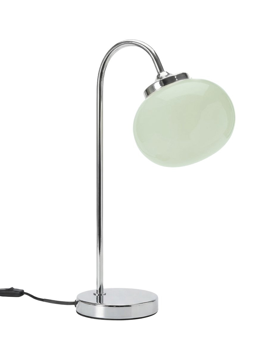 Elsy 50cm Vert lampe de table De PR Home - Son pied incurv&eacute; diffuse une lumi&egrave;re douce et harmonieuse et s'int&egrave;gre parfaitement sur une table d'appoint, une table de chevet ou un bureau.
