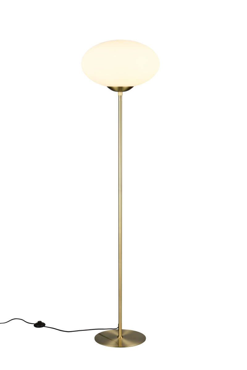 Fomento Laiton mat lampadaire De Trio Lighting - La combinaison du laiton mat et du verre blanc transmet une sensation de luxe et d'élégance.