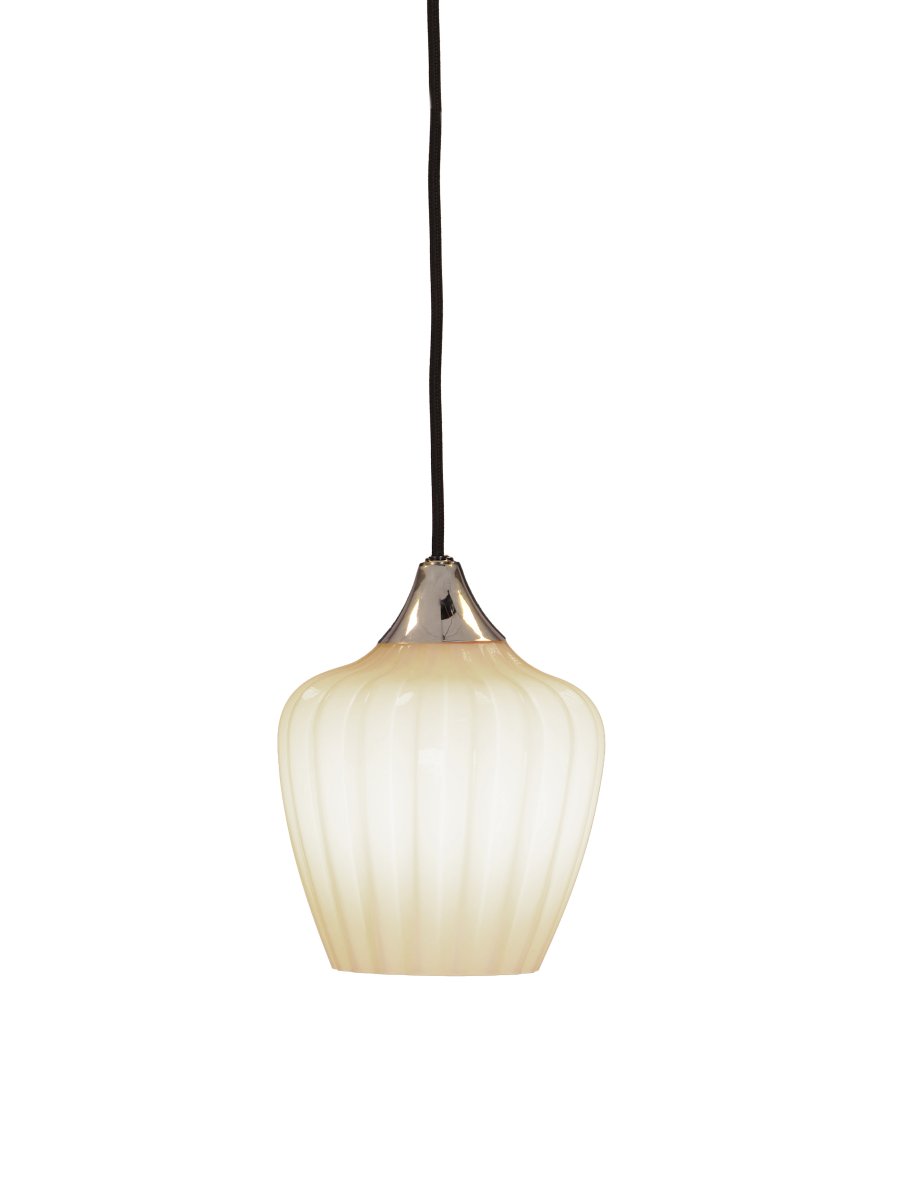 Amalfi Ø14 Blanc lampe de fenêtre De PR Home - Grâce à sa taille compacte, Amalfi est idéale sur un rebord de fenêtre et constitue un magnifique point focal, qu'elle soit allumée ou éteinte.