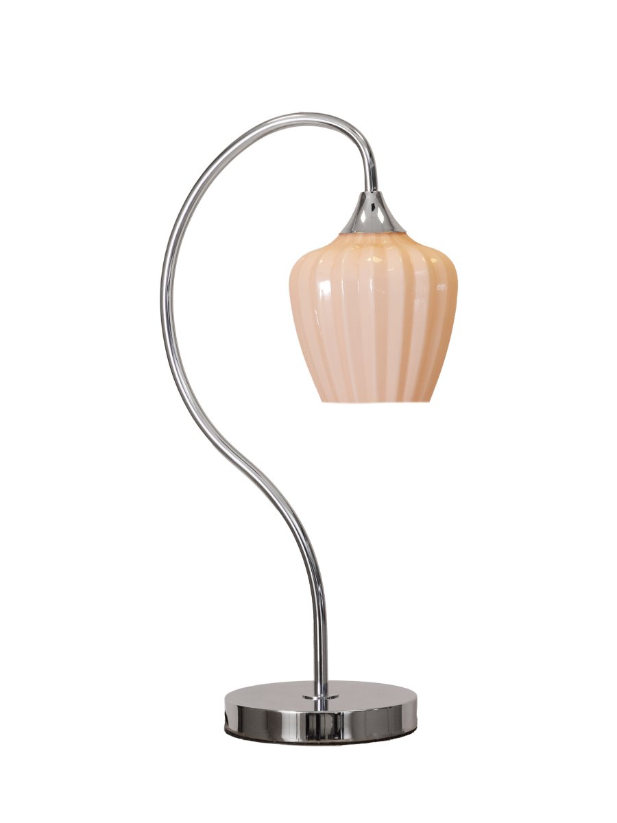 Amalfi 50cm Abricot lampe de table De PR Home - L'abat-jour en maille diffuse une lumi&egrave;re agr&eacute;able, faisant d'Amalfi une lampe de table d&eacute;corative id&eacute;ale pour une table d'appoint, un bureau ou une table de chevet.