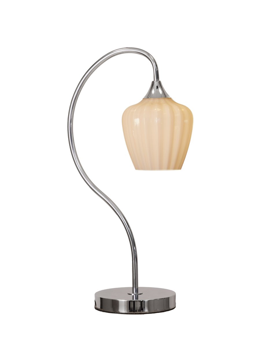 Amalfi 50cm Abricot lampe de table De PR Home - L'abat-jour en maille diffuse une lumi&egrave;re agr&eacute;able, faisant d'Amalfi une lampe de table d&eacute;corative id&eacute;ale pour une table d'appoint, un bureau ou une table de chevet.