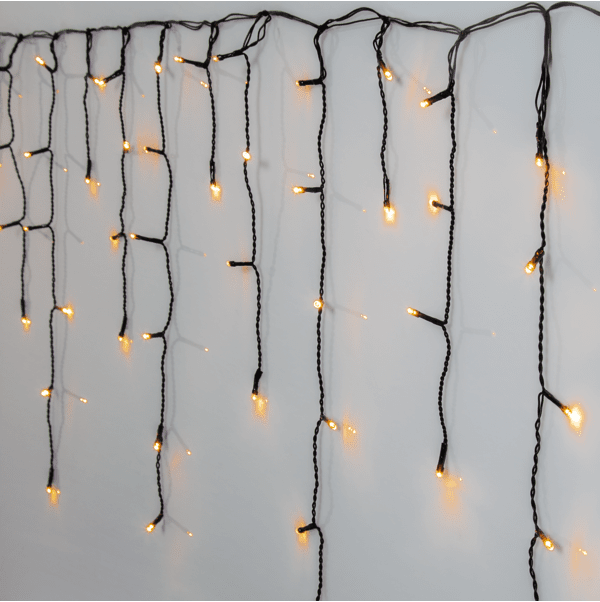 Guirlande Lumineuse En Glaçons Golden Warm White 12m Noir De Star Trading - Livr&eacute; avec un c&acirc;ble de connexion noir de 5 m de long et un transformateur.