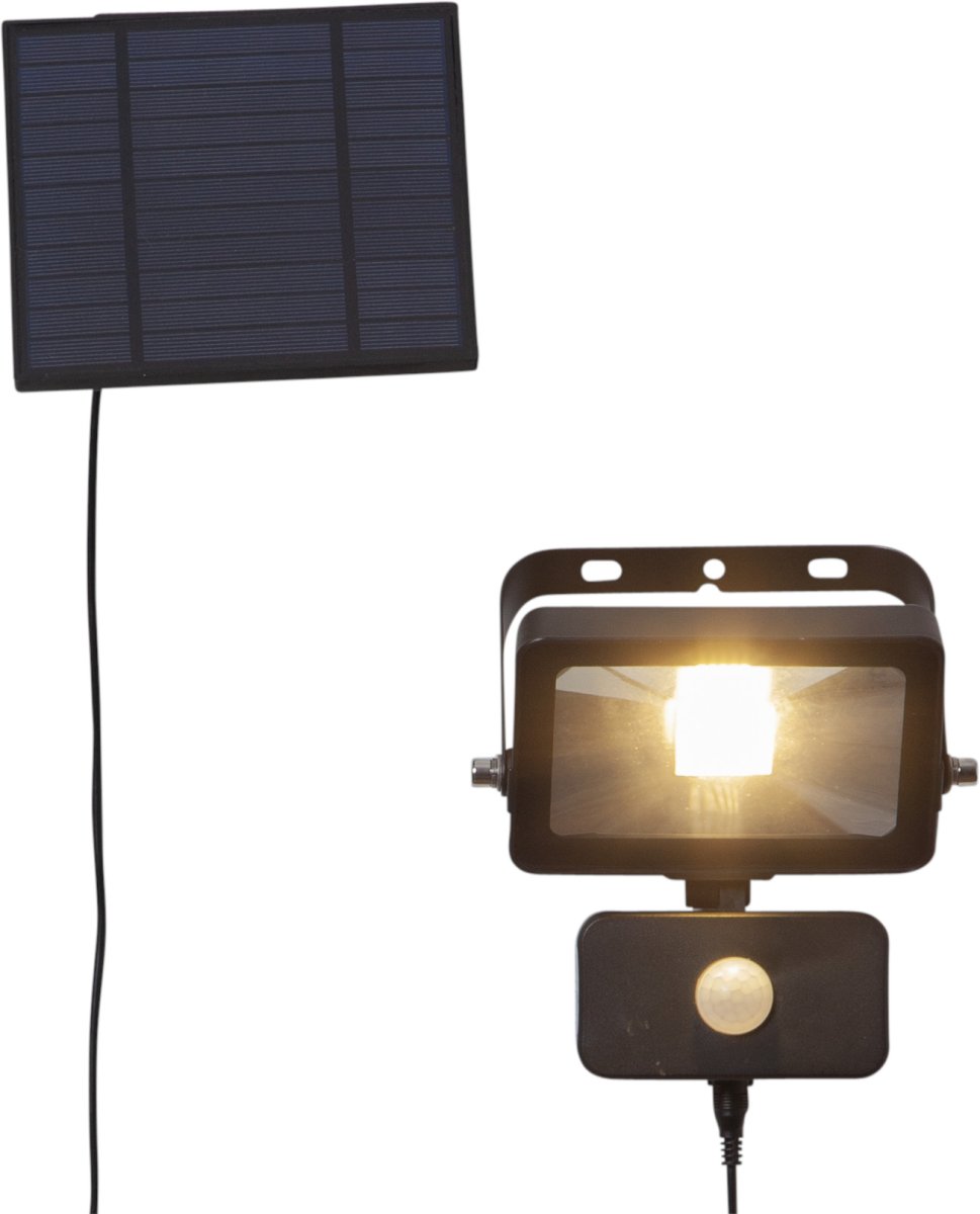 Powerspot Noir lampe solaire De Star Trading - Un panneau séparé avec un câble de 300 cm permet de placer facilement le spot à l'ombre et le panneau au soleil.
