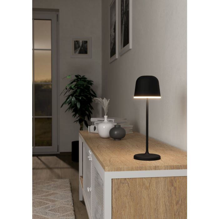 Mannera 34cm Noir portable De Eglo - Grâce au variateur tactile intégré, vous pouvez régler la lumière sur trois niveaux pour créer la sensation idéale, d'une lueur douce et chaleureuse à une lumière plus fonctionnelle.