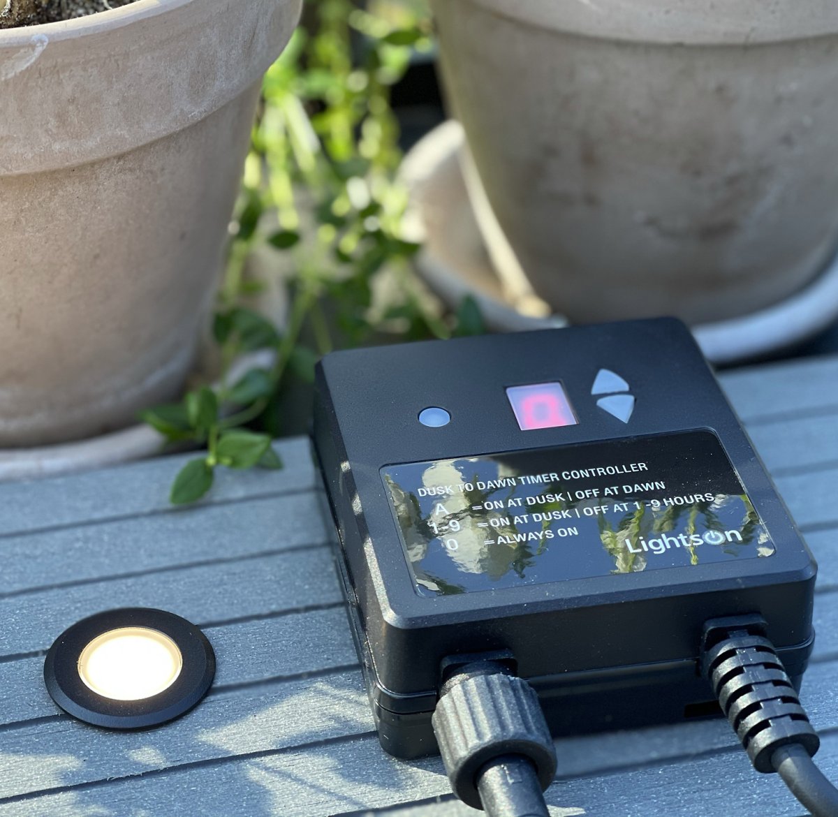 Capteur De Lumière Noir De Lightson - Pour une durée de vie optimale, nous recommandons de ne pas charger le transformateur à plus de 85 % de sa capacité maximale.