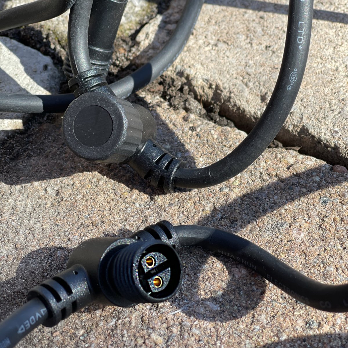 Câble De Répartition 5m Noir De Lightson - Si vous souhaitez construire une terrasse ou une clôture en bois avec plusieurs lumières en rangée, ce type de câble est recommandé.