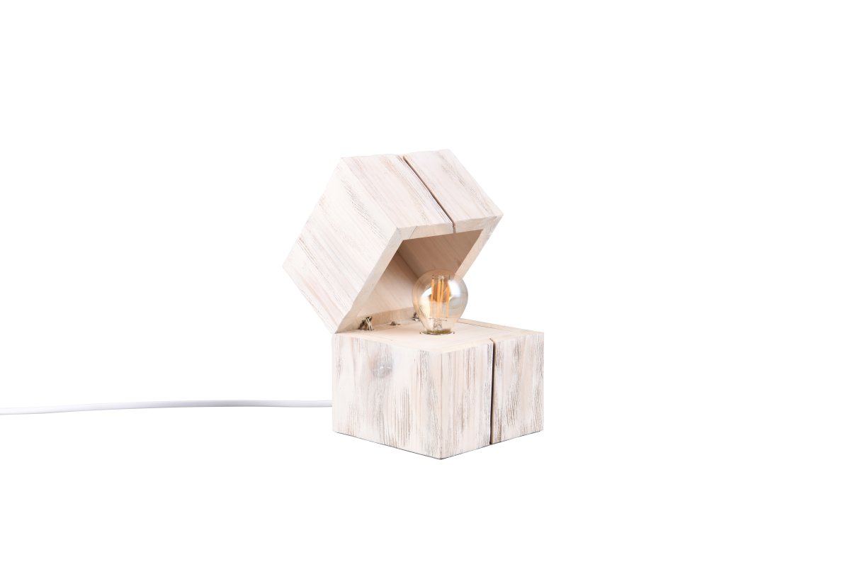 Treasure 16cm Blanc lampe de table De Trio Lighting - Un interrupteur de porte allume automatiquement la lampe lorsque le couvercle est ouvert et reste allum&eacute;.