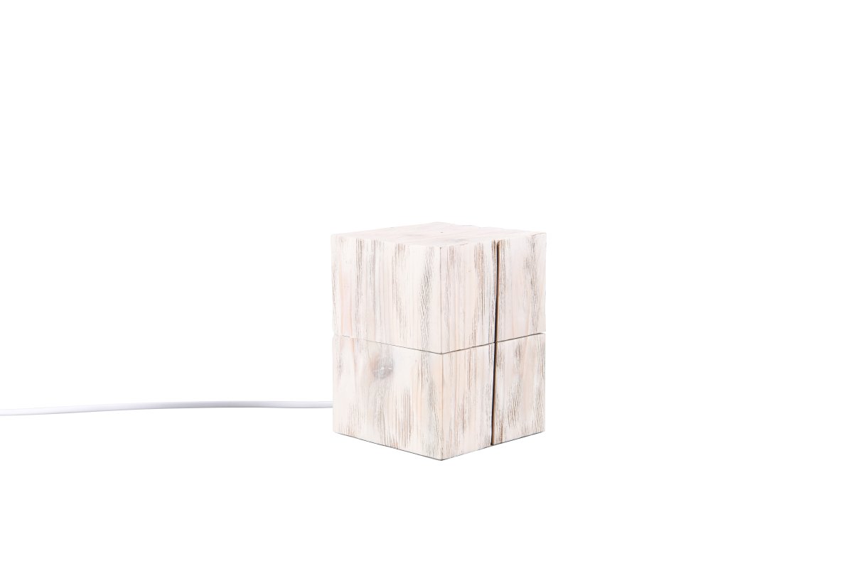 Treasure 16cm Blanc lampe de table De Trio Lighting - Un interrupteur de porte allume automatiquement la lampe lorsque le couvercle est ouvert et reste allum&eacute;.
