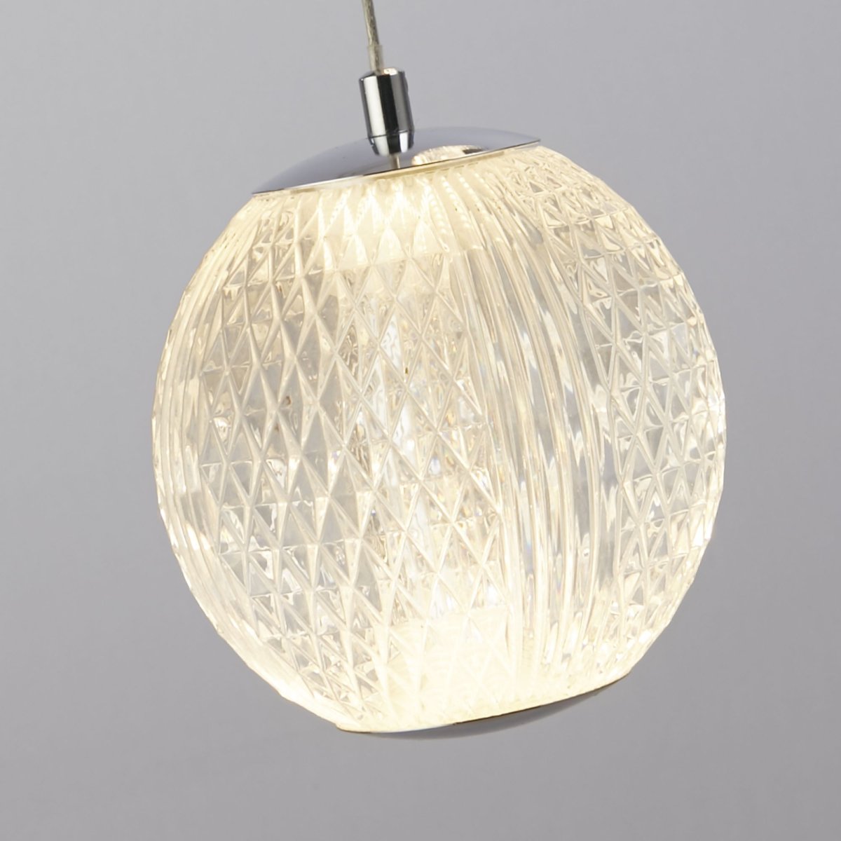 Allure Ø30 Chrome suspension De Searchlight - La hauteur est réglable afin de pouvoir l'adapter à la fois à la fonction de la pièce et à la hauteur du plafond.
