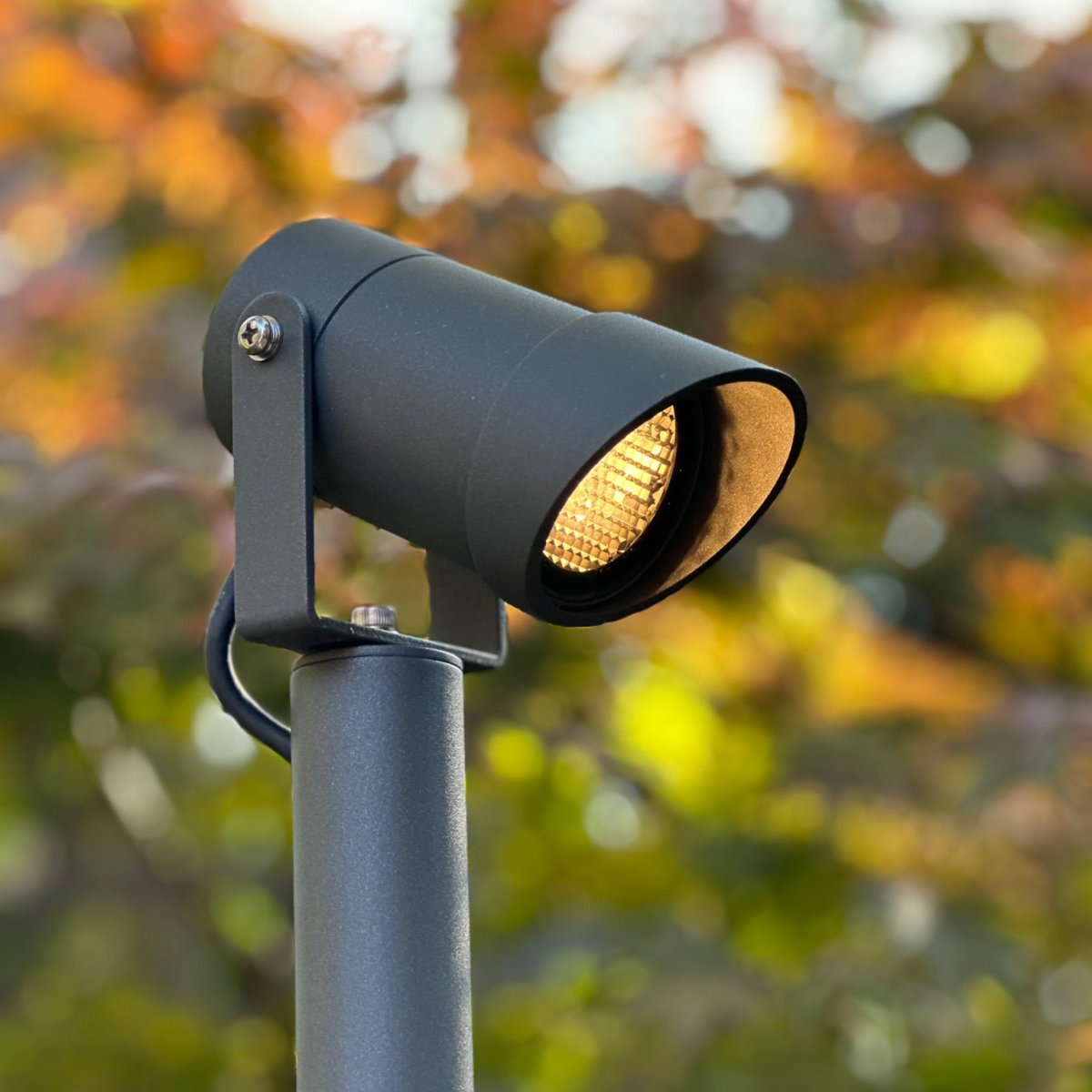 Dispositif anti-éblouissement Luna Gris foncé De Lightson - Cette grille crée une ambiance lumineuse plus agréable en réduisant l'éblouissement et en dirigeant la lumière précisément là où elle est nécessaire.