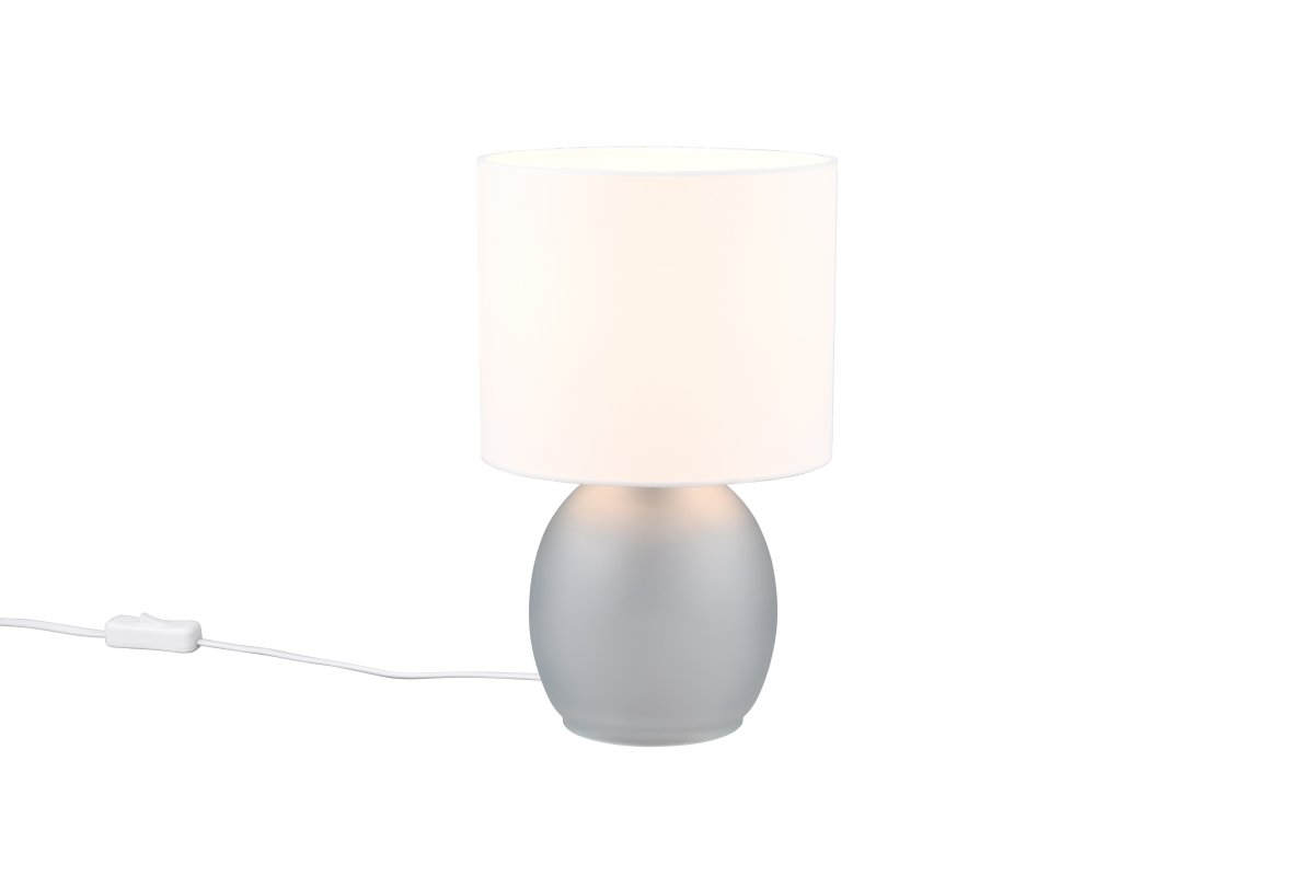 Vela 30cm Gris lampe de table De Trio Lighting - La combinaison sophistiquée de couleurs blanc et gris complète le design de la lampe et lui confère une touche intemporelle, ce qui en fait un détail d'ameublement idéal dans votre maison.