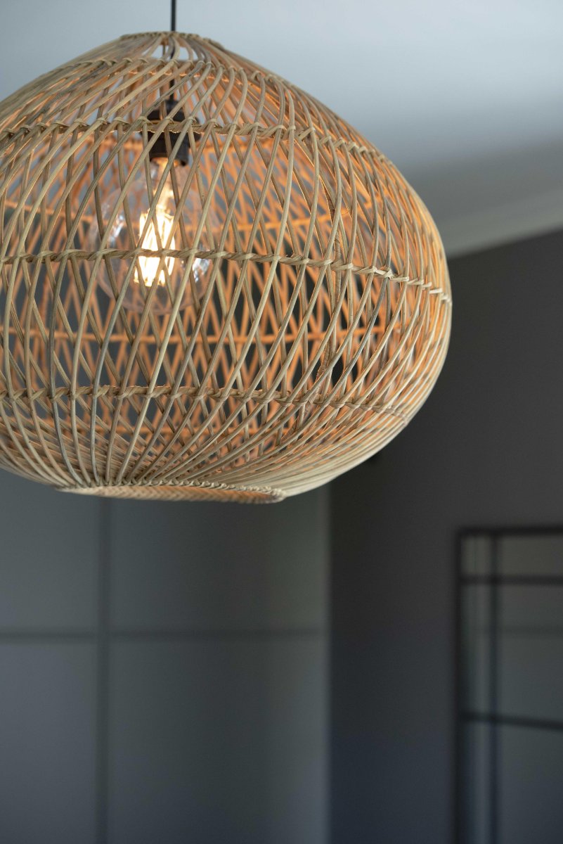 Karen Ø50 Nature suspension De PR Home - Suspension de plafond noire avec rosace de plafond pour usage int&eacute;rieur incluse, le c&acirc;ble mesure 1,2 m&egrave;tre de long et poss&egrave;de une douille E27.