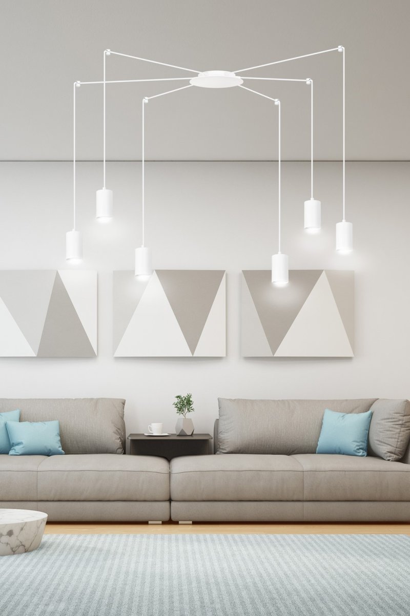 Traker 6 Blanc suspension De Emibig Lighting - Il est parfait pour les espaces loft élevés, mettant magnifiquement en valeur leur caractère moderne tout en offrant un bel éclairage.