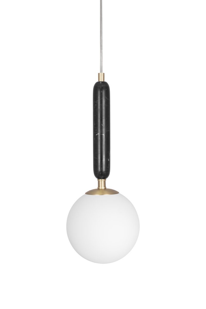 Torrano Ø15 marbre noir lampe de fenêtre De Globen Lighting - La pierre est un matériau naturel, et la couleur et les nuances de son marbrure varient, créant un motif unique pour chaque pièce.