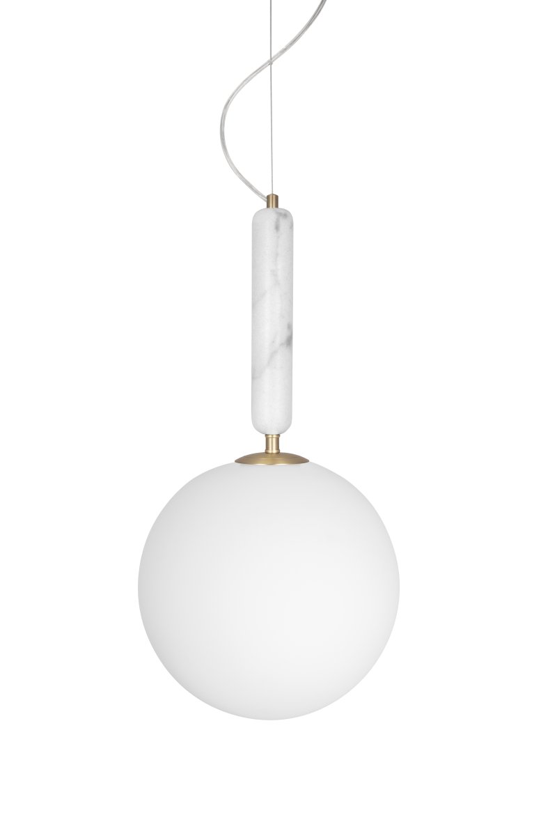 Torrano Ø30 Marbre blanc suspension De Globen Lighting - La pierre est un matériau naturel, et les couleurs et nuances de son marbrure varient, créant un motif unique pour chaque pièce.