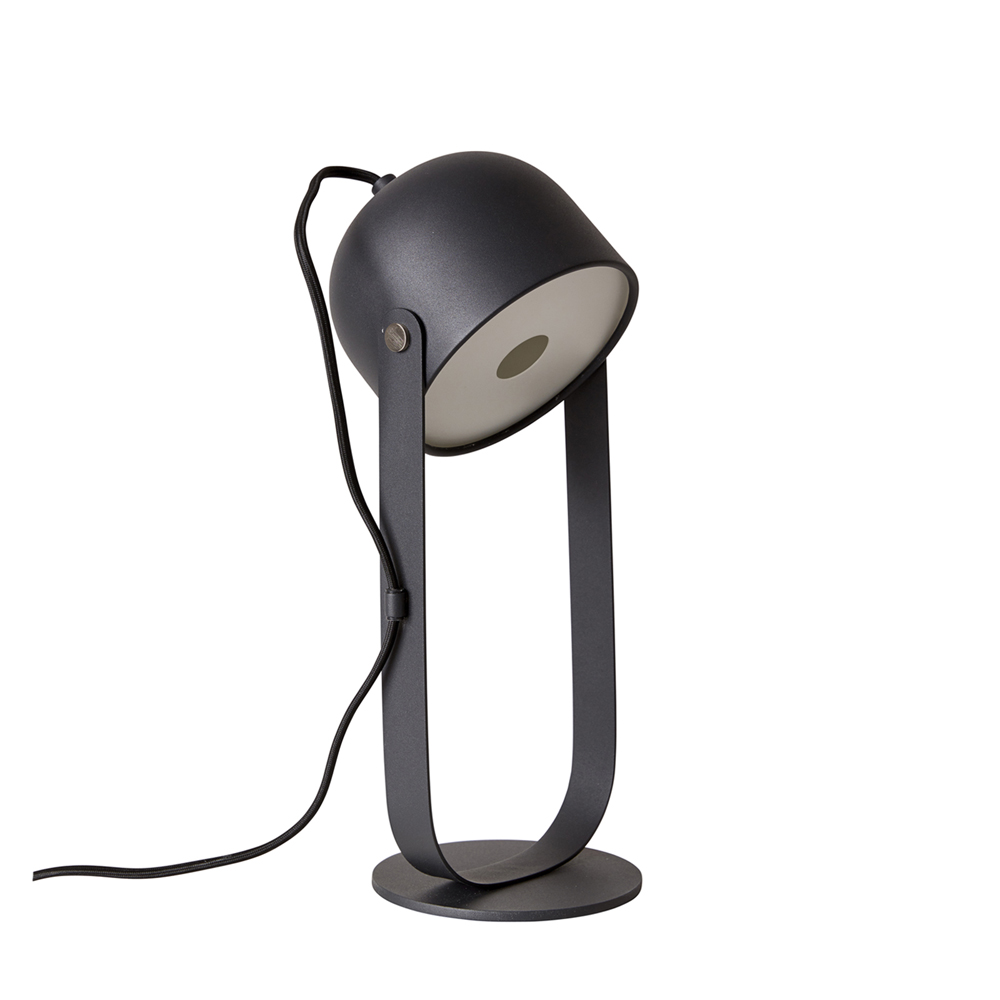 Svejk 36cm Anthracite lampe de table De CO Bankeryd - La lampe de table Svejk a une lumière douce et sert à la fois de lampe de lecture et de détail d'ameublement décoratif.