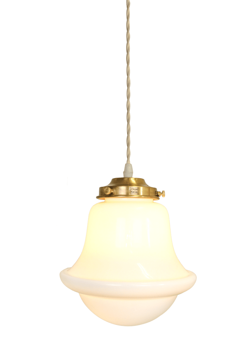 Sture Ø20 Blanc suspension De Strömshaga - Remarque&nbsp;: Fabriqu&eacute;es artisanalement &agrave; partir de verre recycl&eacute; souffl&eacute; &agrave; la bouche, ces lampes peuvent pr&eacute;senter des variations de couleur et de l&eacute;gers reflets.