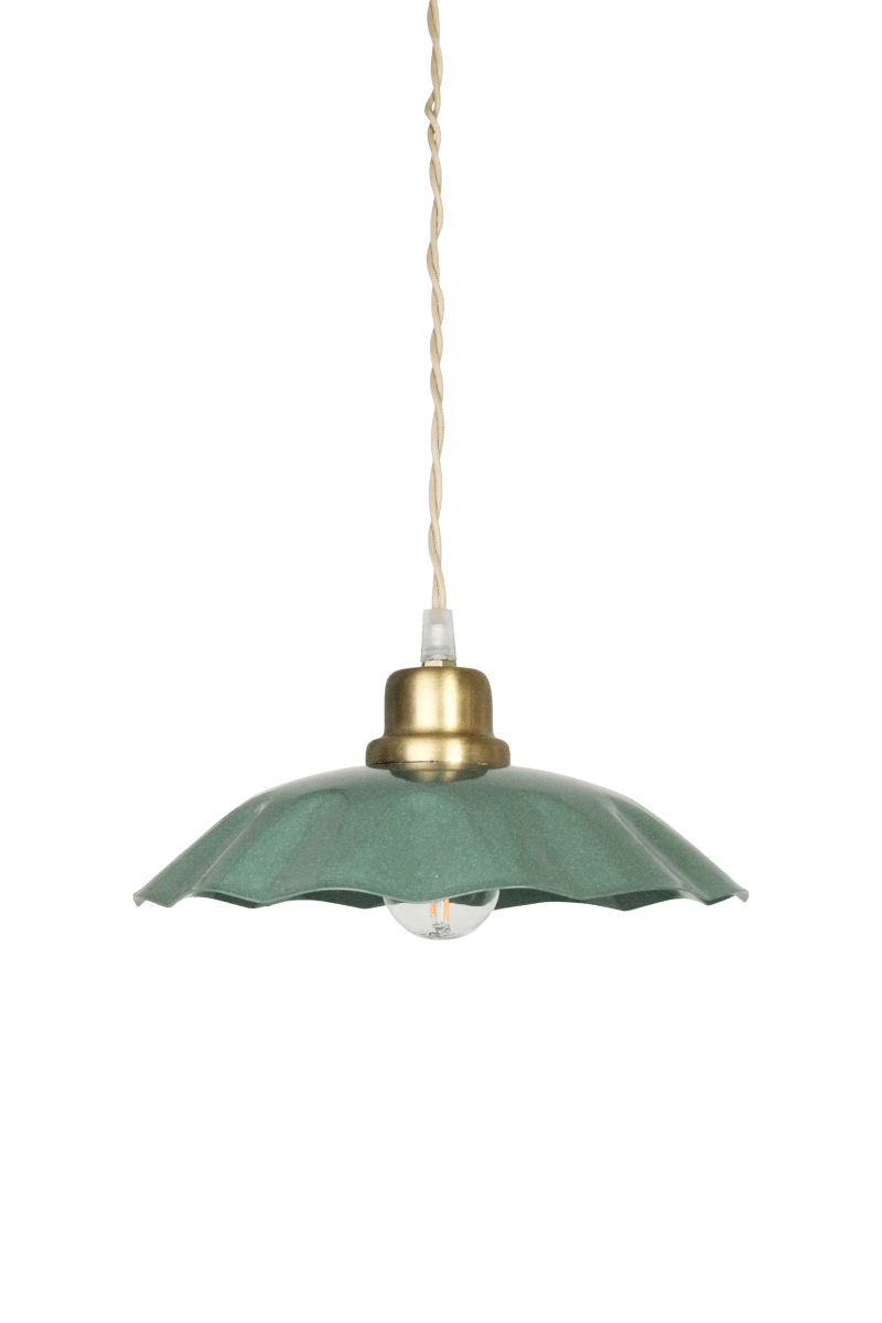  Diana Ø23 Vert suspension De Strömshaga - Diana est une suspension &eacute;l&eacute;gante au design classique et intemporel.