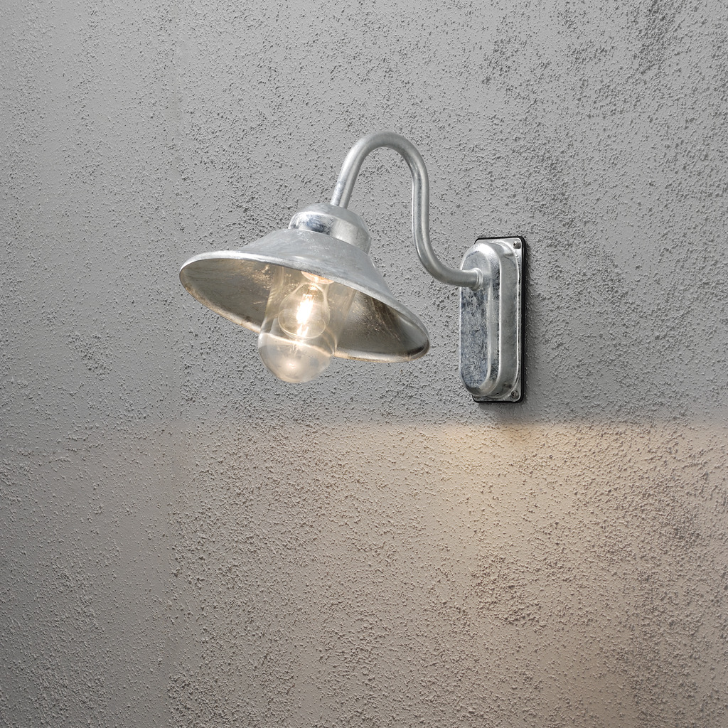 Vega Acier galvanisé lampe d’extérieur De Konstsmide - La lampe est fabriquée à partir de matériaux durables qui peuvent résister à toutes les conditions météorologiques et est à la fois pratique et décorative.
