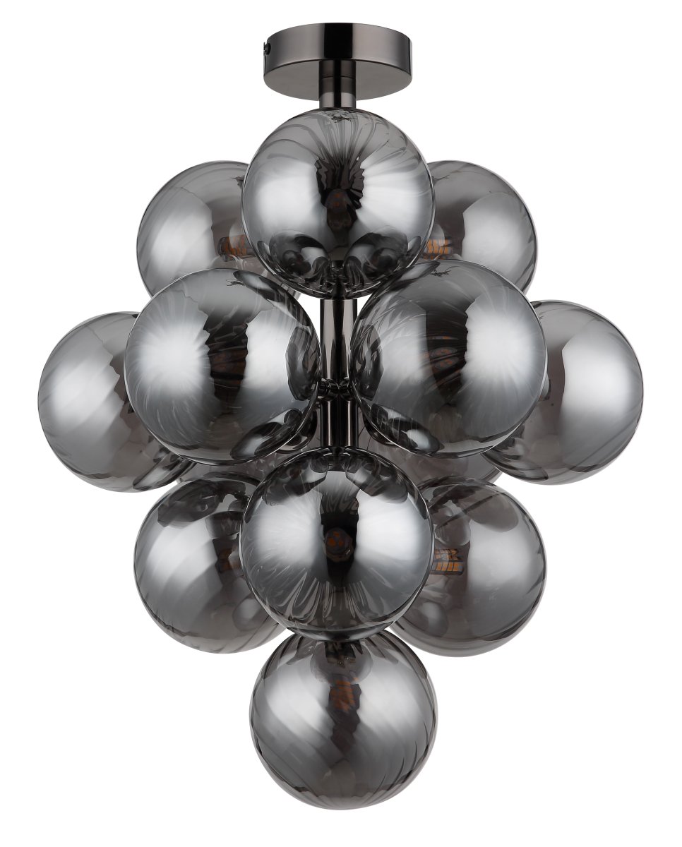 Conor Ø40 Couleur fumée plafonnier De Globo Lighting - Den har 13st dekorativa r&ouml;kf&auml;rgade glaskupor som alla omfamnar en ljusk&auml;lla vilket skapar en fin och harmonisk ljusspridning i rummet.