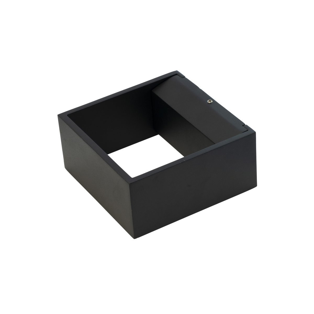 Jupiter Noir lampe d’extérieur De Dyberg Larsen - Jupiter a un côté plat sur le mur et une face avant semi-circulaire avec une source de lumière LED qui brille de haut en bas le long du mur.