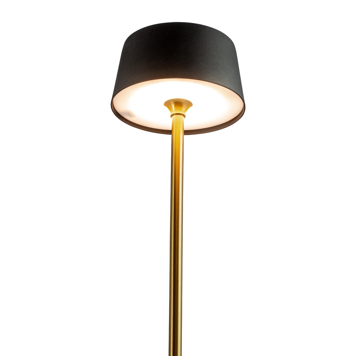 Yoyo LED 33cm Laiton portable De Dyberg Larsen - La fonction tactile douce sur le dessus contr&ocirc;le trois niveaux d'&eacute;clairage et le rend parfait pour les endroits avec un espace limit&eacute; - par exemple sur un rebord de fen&ecirc;tre &eacute;troit, sur une table plus petite ou en groupe sur la table &agrave; manger pour une d&eacute;coration de table &eacute;l&eacute;gante.