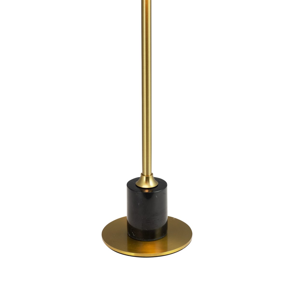 Yoyo LED 33cm Laiton portable De Dyberg Larsen - La fonction tactile douce sur le dessus contr&ocirc;le trois niveaux d'&eacute;clairage et le rend parfait pour les endroits avec un espace limit&eacute; - par exemple sur un rebord de fen&ecirc;tre &eacute;troit, sur une table plus petite ou en groupe sur la table &agrave; manger pour une d&eacute;coration de table &eacute;l&eacute;gante.