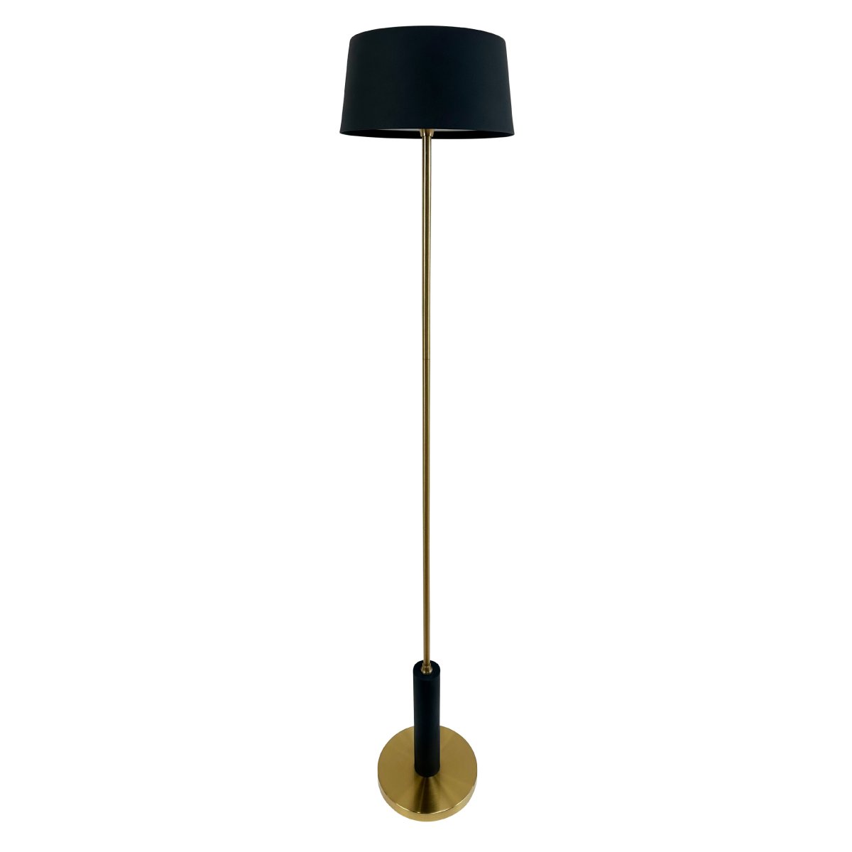 Yoyo LED 125cm Laiton portable De Dyberg Larsen - Med en bas och stomme i m&auml;ssings, kombinerat med en sk&auml;rm i borstad svart metall, blir Yoyo en elegant inredningsdetalj.