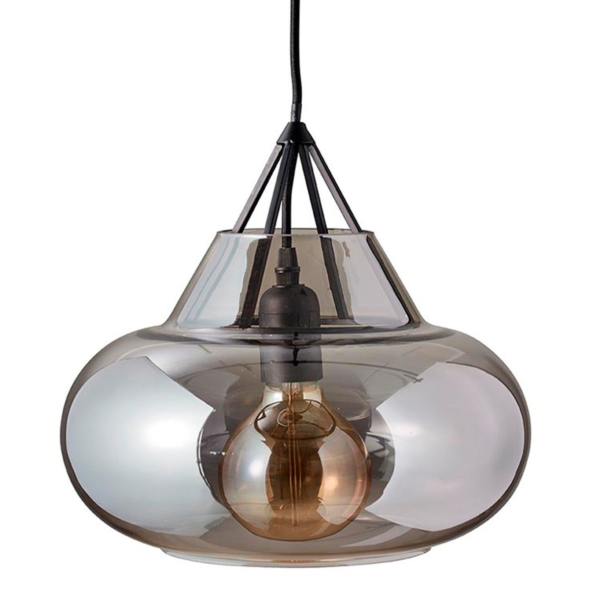 Polo Ø30 Noir suspension De Dyberg Larsen - L'extérieur minimaliste combiné à un intérieur fumé et lumineux donne à la lampe une expression charismatique où la lumière, la forme et la fonction se rencontrent.