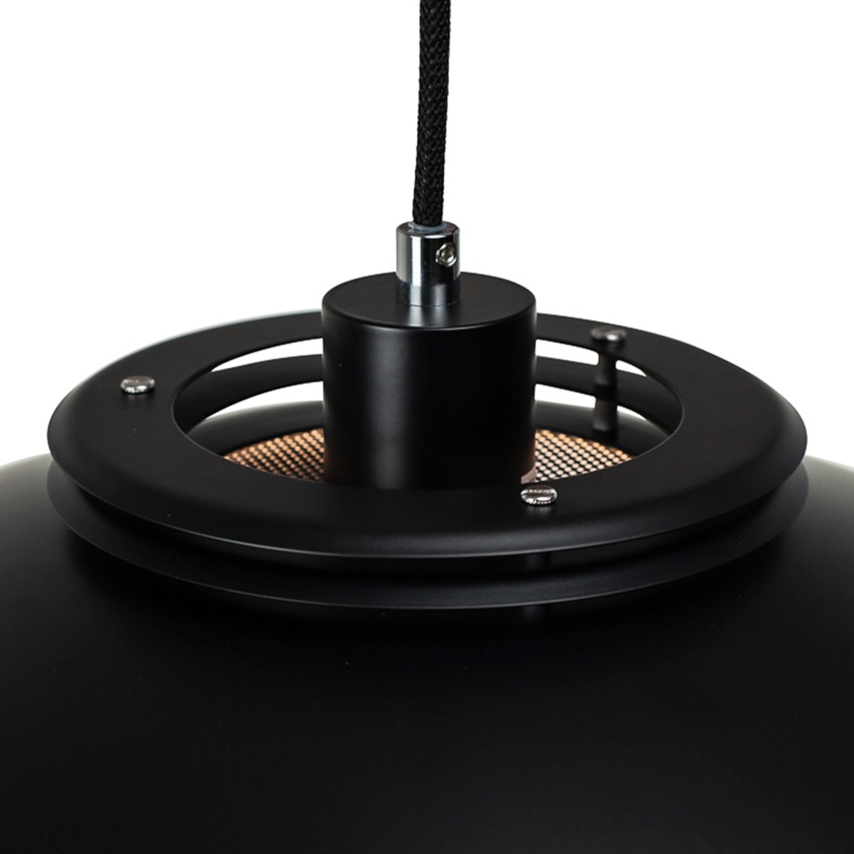 Ejka Ø38 Noir suspension De Dyberg Larsen - La suspension Ejka est à la fois belle et fonctionnelle, émettant une lumière capable d'illuminer toute la pièce.