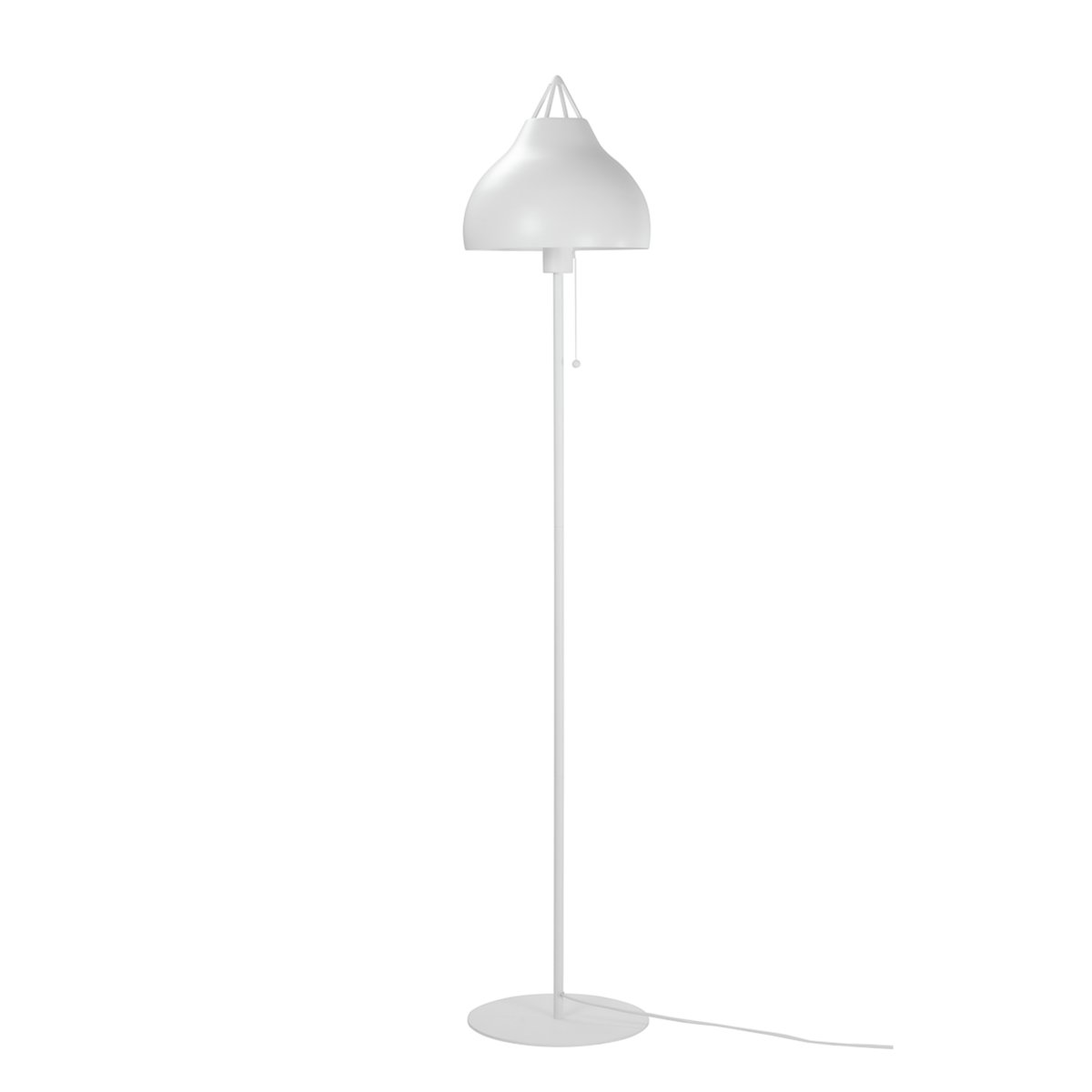 Pyra Blanc lampadaire De Dyberg Larsen - Le lampadaire Pyra en beau blanc mat a un design nordique classique avec une forme large et élégante qui diffuse une lumière douce et atmosphérique.