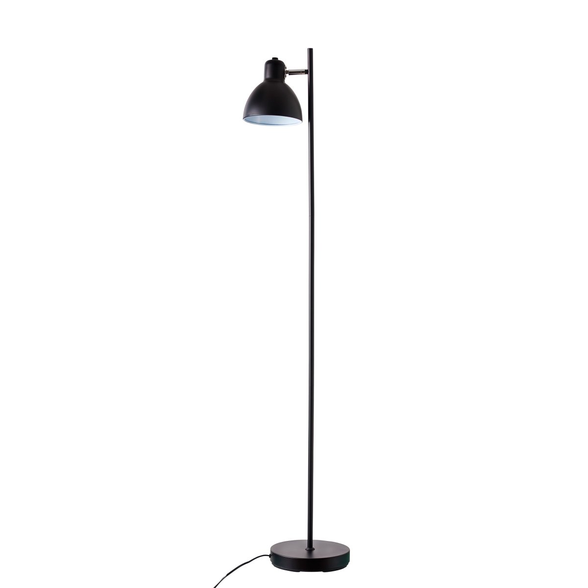 Skagen 1 Noir lampadaire De Dyberg Larsen - Le lampadaire Skagen est disponible en une ou deux pièces ; Abat-jour, et cette version a un abat-jour en métal noir mat, qui donne une expression élégante et simple.