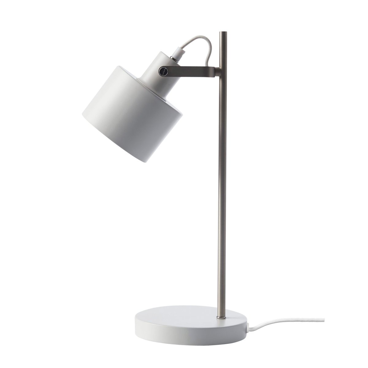 Ocean 43cm Chrome lampe de bureau De Dyberg Larsen - Ocean enchante par son design rétro avec une touche de style moderne et convient donc aussi bien à la chambre qu'à la source de lumière indirecte dans le salon.
