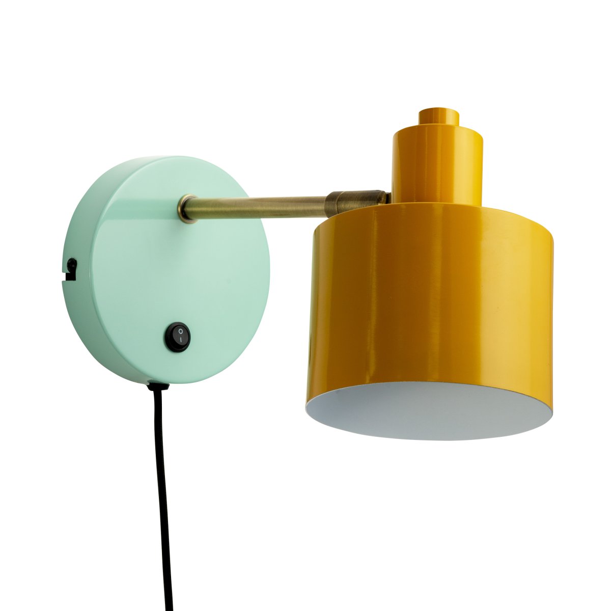 Ocean Multicolore lampe de lecture De Dyberg Larsen - Le corps de la lampe est en laiton poli à la main, ce qui peut entraîner des variations de couleur uniques entre les lampes de cette belle série.
