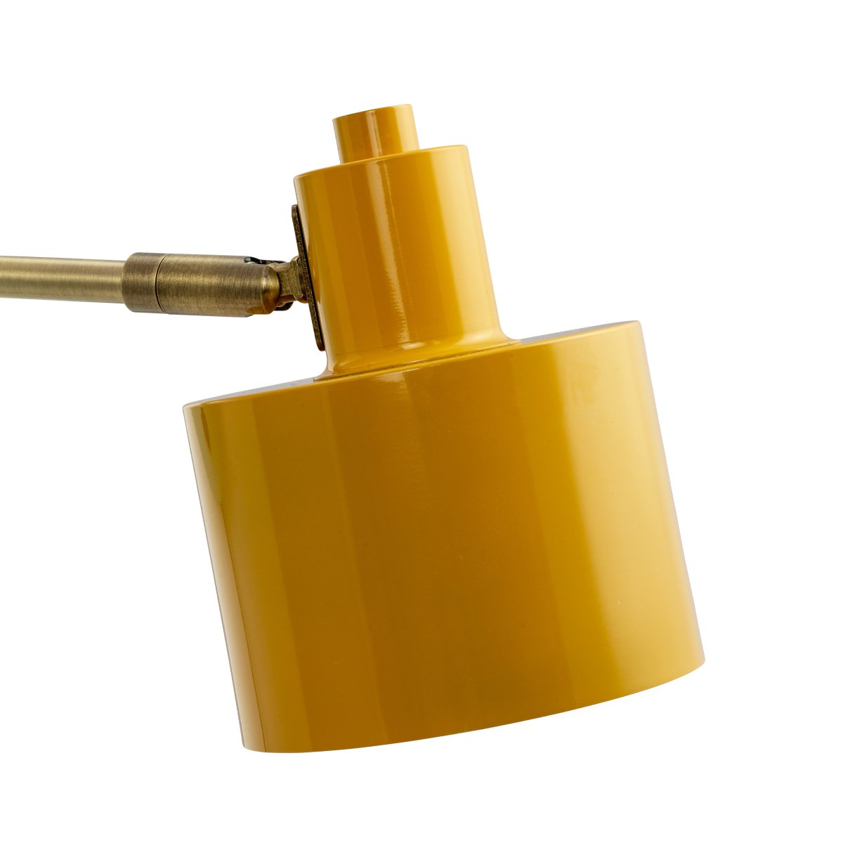 Ocean Multicolore lampe de lecture De Dyberg Larsen - Le corps de la lampe est en laiton poli à la main, ce qui peut entraîner des variations de couleur uniques entre les lampes de cette belle série.
