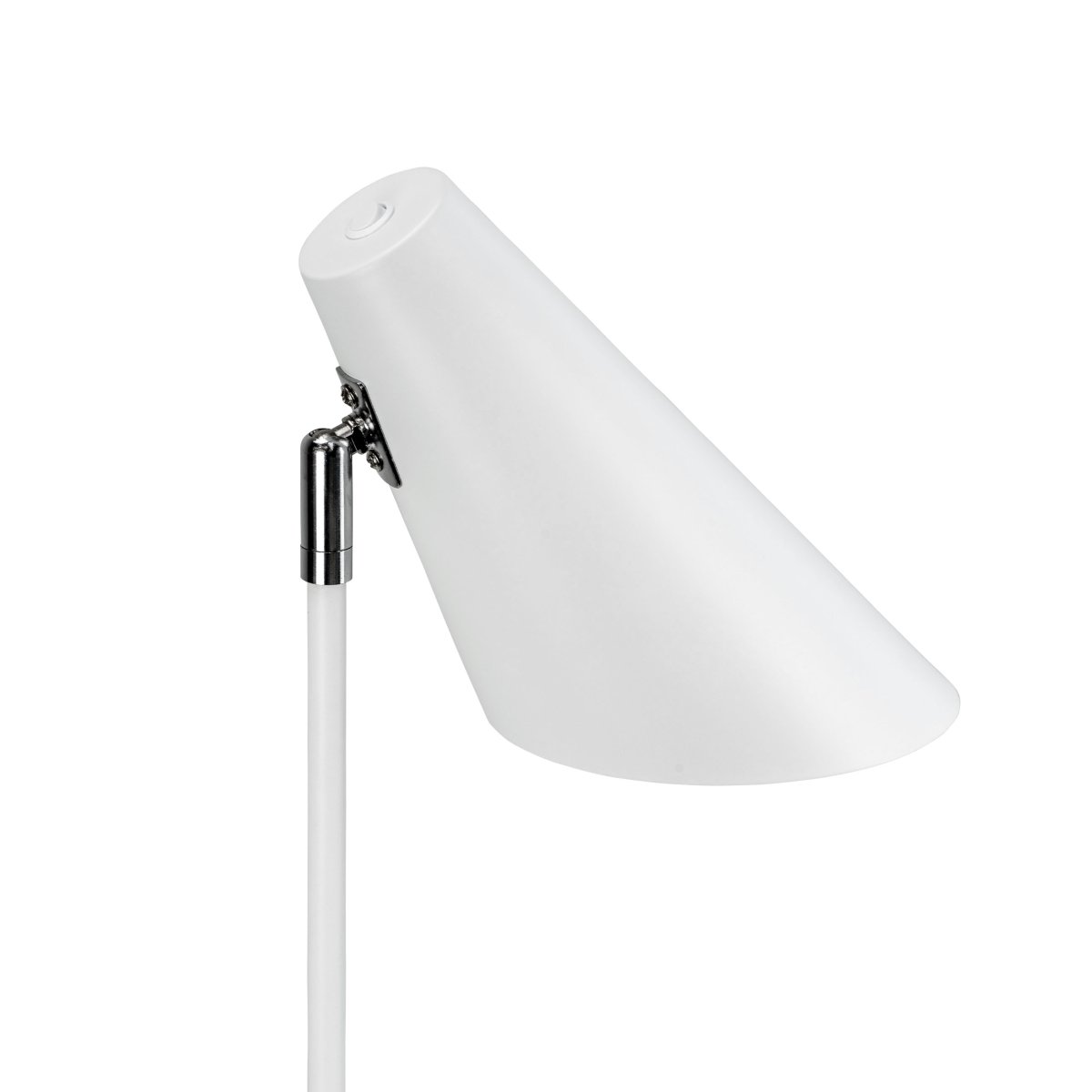 Cale 50cm Blanc lampe de bureau De Dyberg Larsen - Grâce à sa forme fine et élégante, Cale est facile à placer et s'intègre parfaitement aussi bien dans le bureau à domicile que dans la chambre.