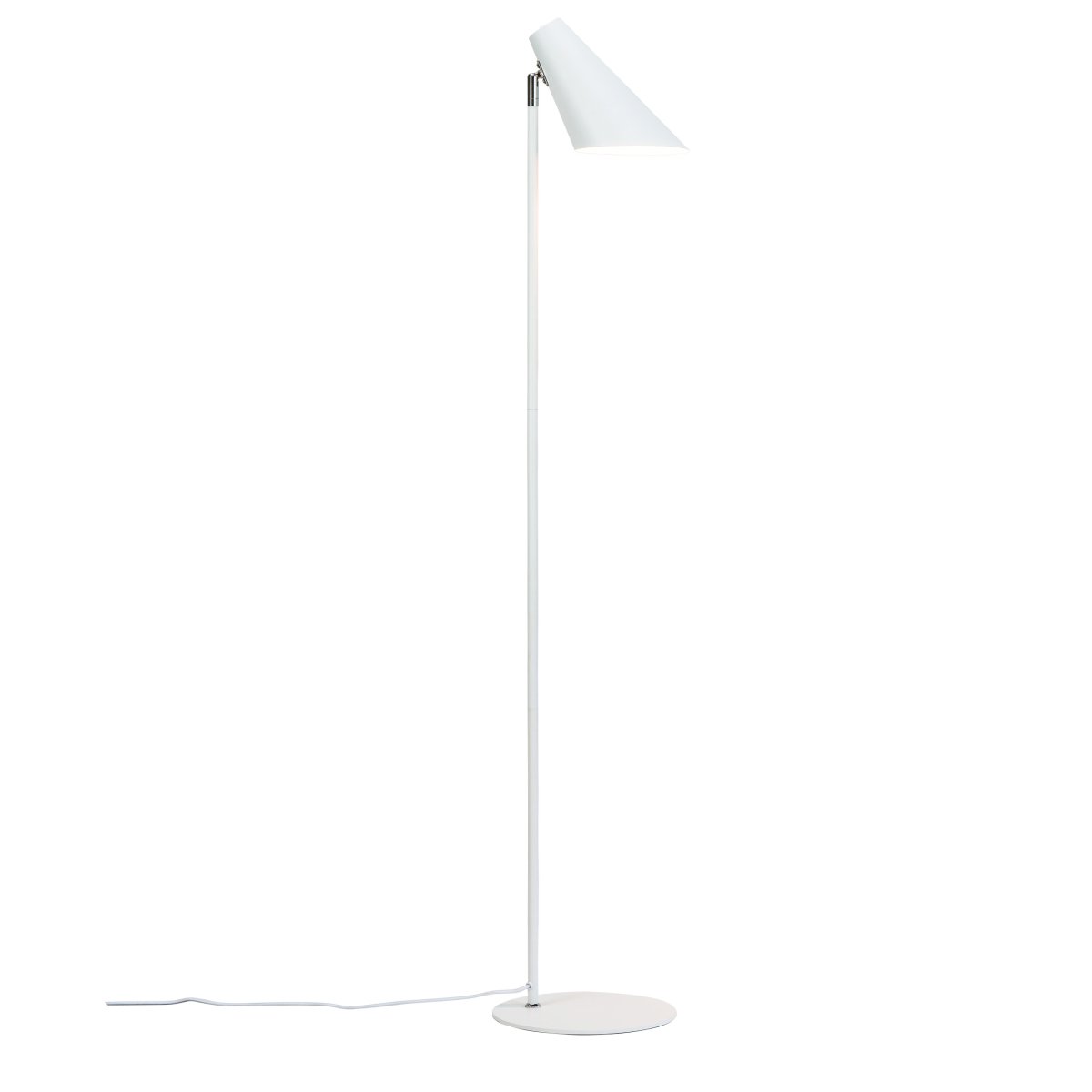Cale Blanc lampadaire De Dyberg Larsen - Avec son design blanc simple et sa forme minimaliste, Cale ajoute une touche &eacute;l&eacute;gante &agrave; n'importe quelle pi&egrave;ce.