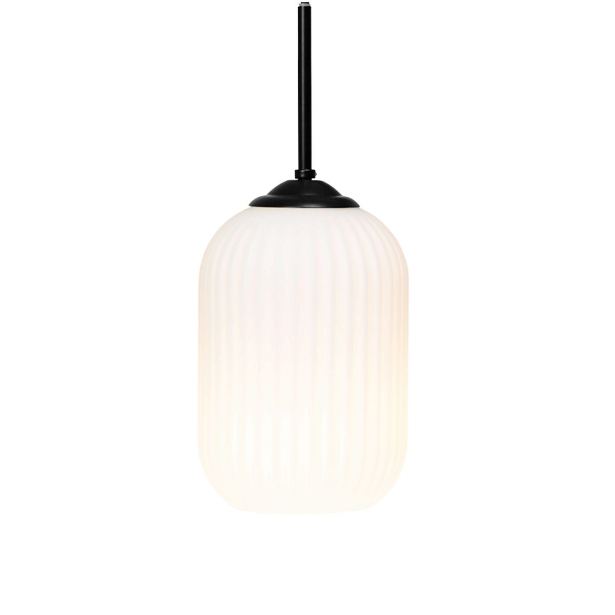 Riflet Ø14 Noir suspension De Dyberg Larsen - Avec ces lampes classiques, les possibilités sont infinies : combinez par exemple deux tailles différentes au-dessus de la table à manger ou dans un coin pour un look unique.