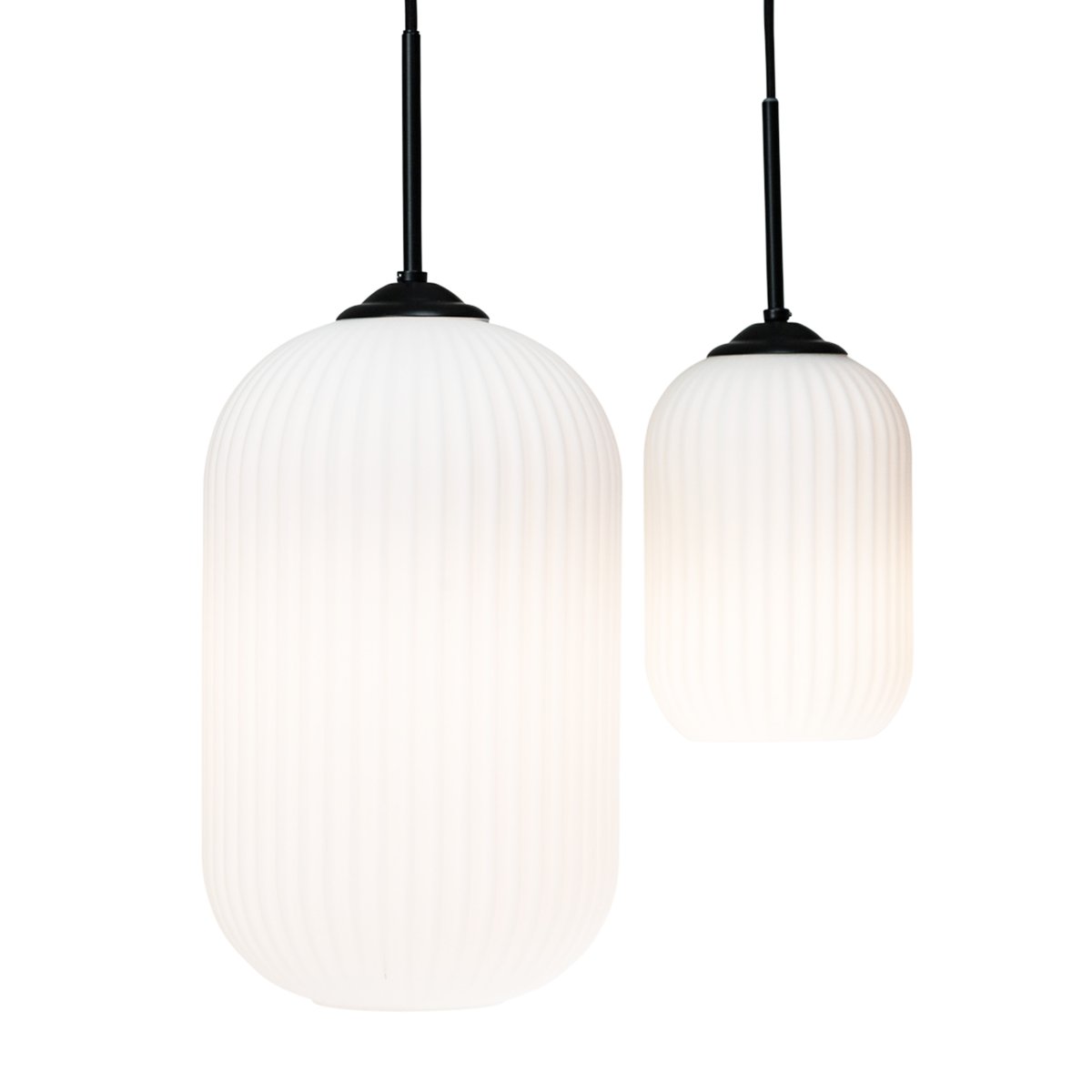 Riflet Ø14 Noir suspension De Dyberg Larsen - Avec ces lampes classiques, les possibilités sont infinies : combinez par exemple deux tailles différentes au-dessus de la table à manger ou dans un coin pour un look unique.