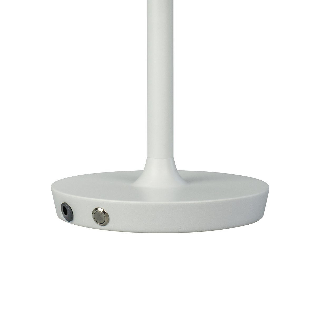 Valencia 30cm Blanc portable De Dyberg Larsen - La lampe est légère et sans fil et possède des bords doux et esthétiques.