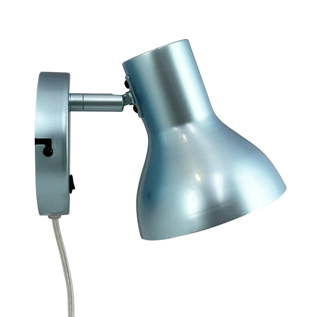 Bob Bleu lampe de lecture De Dyberg Larsen - Bob &auml;r det perfekta valet f&ouml;r det moderna hemmet och kombinerar stilren design med funktionalitet.