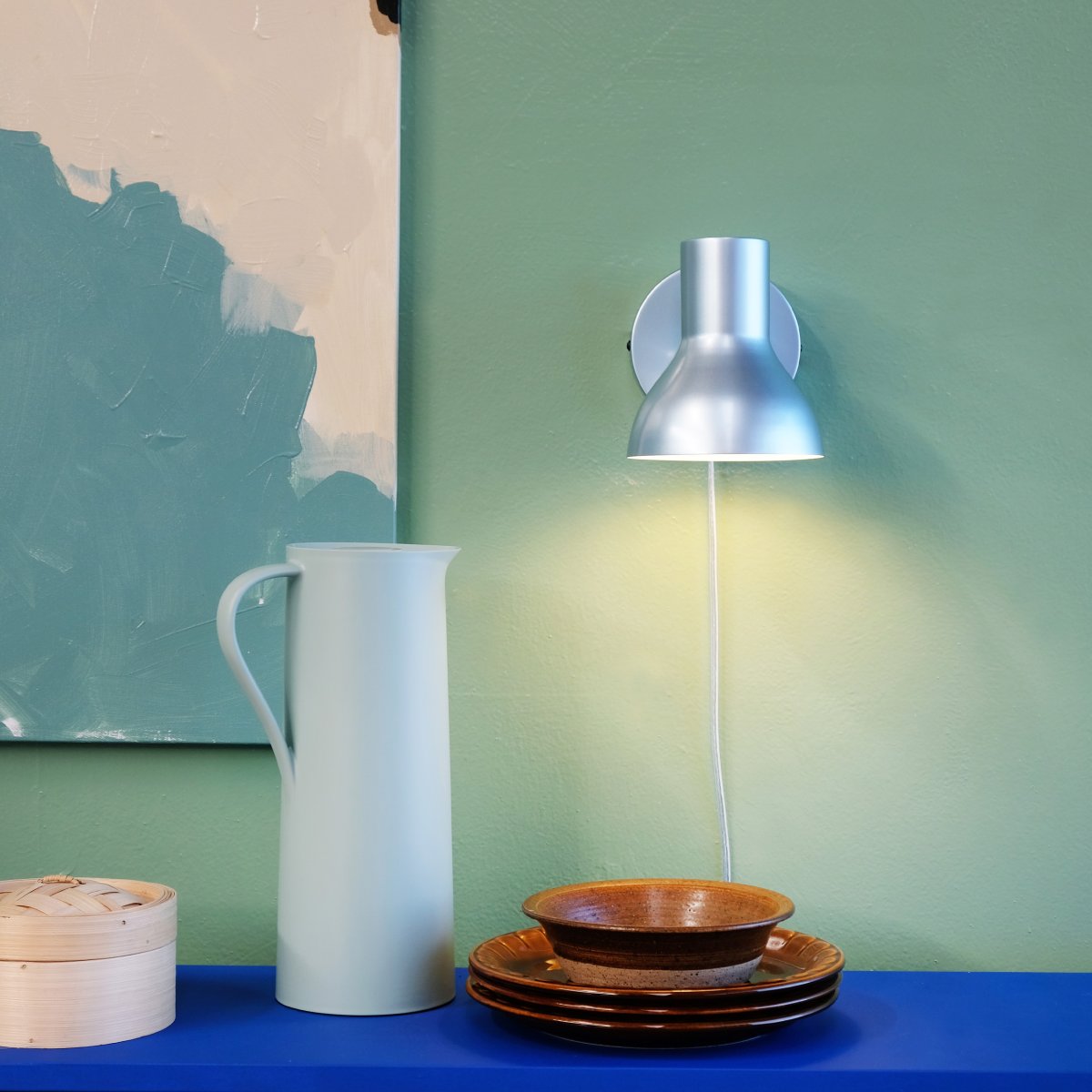 Bob Bleu lampe de lecture De Dyberg Larsen - Bob &auml;r det perfekta valet f&ouml;r det moderna hemmet och kombinerar stilren design med funktionalitet.